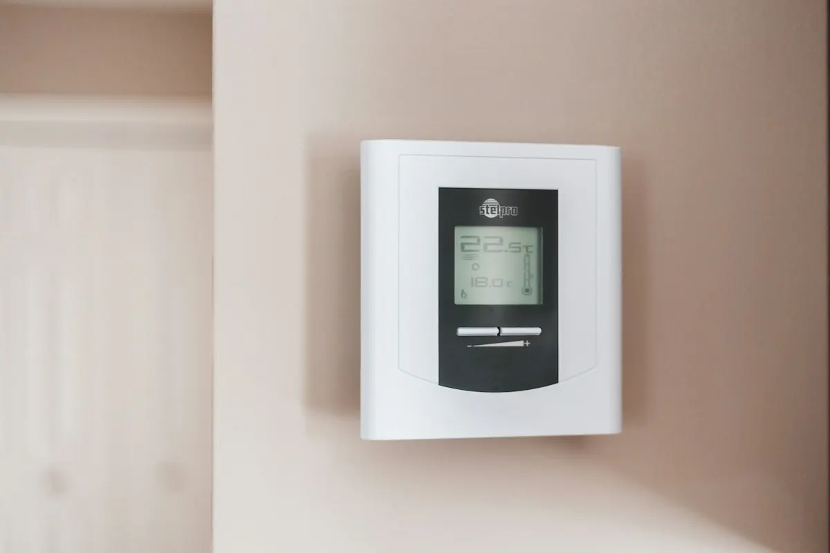 Wall-mounted digital heating controller